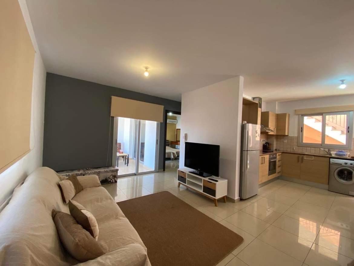 Andris Apartment Paralimni Luaran gambar